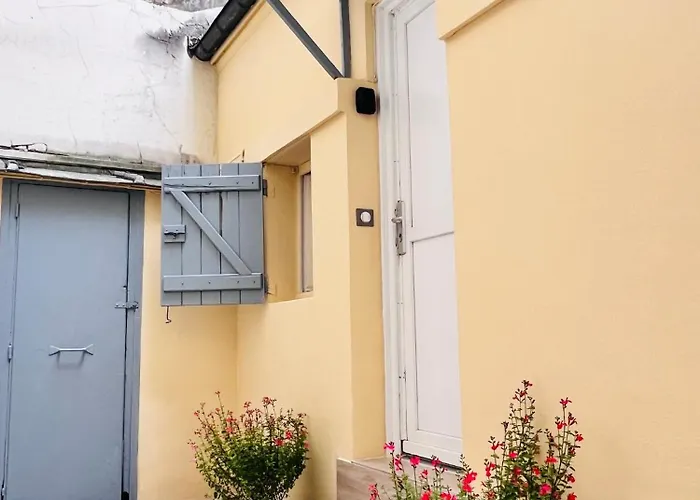 So Link - 75004 Marais District * Paris